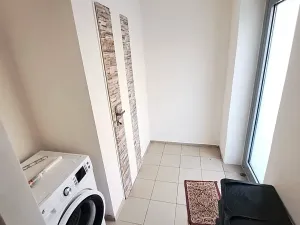 Pronájem bytu 1+kk, Praha - Vysočany, U vinných sklepů, 28 m2