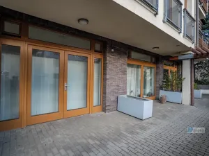 Prodej obchodního prostoru, Praha - Hlubočepy, Hlubočepská, 104 m2