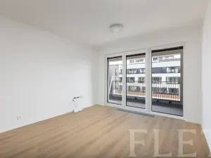 Pronájem bytu 1+kk, Praha - Hloubětín, Poděbradská, 30 m2