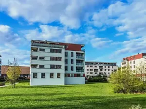 Pronájem garážového stání, Praha - Stodůlky, Nová kolonie, 13 m2