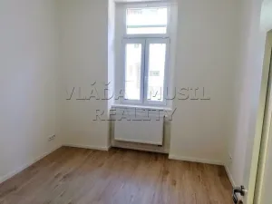 Pronájem bytu 2+kk, Praha - Libeň, Novákových, 35 m2