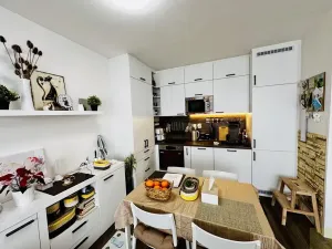 Prodej bytu 2+kk, Praha - Dubeč, Winklerova, 49 m2