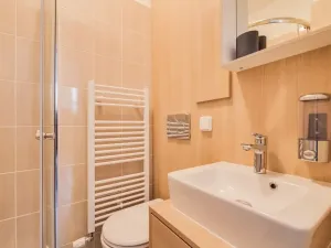 Pronájem bytu 1+1, Praha - Dejvice, Pod kaštany, 14 m2