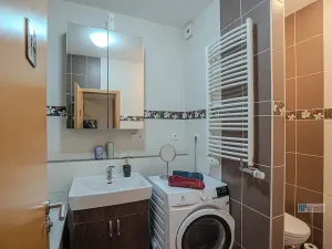 Prodej bytu 2+kk, Zbuzany, Lomená, 61 m2