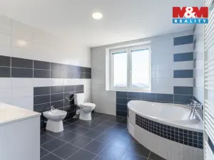 Prodej rodinného domu, Okrouhlá, 222 m2