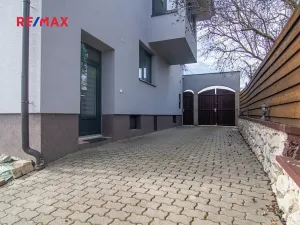 Prodej rodinného domu, Milovice, 249 m2