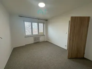 Pronájem bytu 3+1, Pardubice, Na Drážce, 70 m2