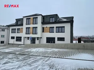 Pronájem bytu 2+kk, Hovorany, 48 m2