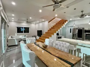 Prodej rodinného domu, Coxen Hole, Roatán, Honduras, 245 m2