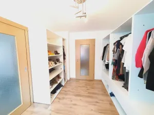 Prodej rodinného domu, Hora Svatého Šebestiána, 250 m2