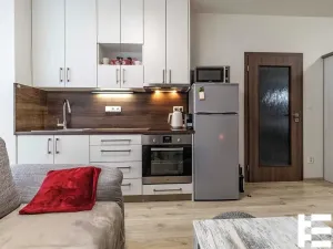 Pronájem bytu 1+kk, Praha - Modřany, Rorýsová, 38 m2