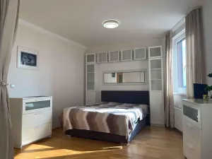 Pronájem bytu 1+kk, Praha - Stodůlky, Tlumačovská, 38 m2