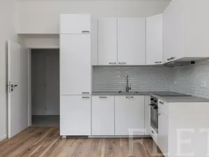 Prodej bytu 2+kk, Praha - Holešovice, Komunardů, 50 m2