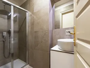 Pronájem bytu 3+1, Praha - Nové Město, Bolzanova, 93 m2