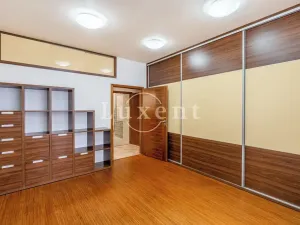 Pronájem bytu 3+1, Praha - Holešovice, Veletržní, 101 m2