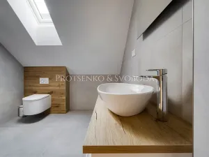 Prodej rodinného domu, Kamenice nad Lipou, nám. Husovo, 210 m2