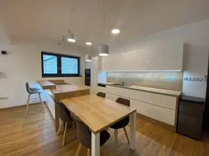 Pronájem bytu 4+kk, Troubsko, Pod vinohrady, 112 m2