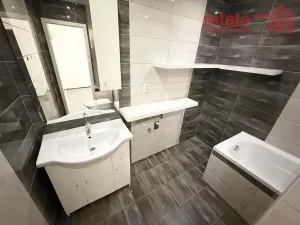 Pronájem bytu 2+1, Kadaň, Chomutovská, 61 m2