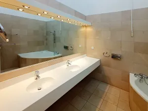 Prodej vily, Křižanov, Benešovo náměstí, 530 m2