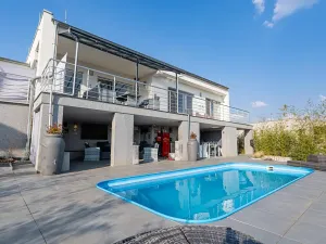 Prodej rodinného domu, Králův Dvůr, Na Vinohradech, 140 m2