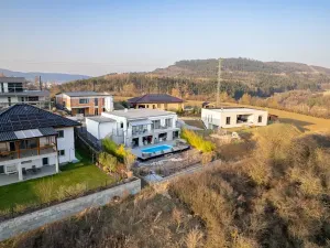 Prodej rodinného domu, Králův Dvůr, Na Vinohradech, 140 m2