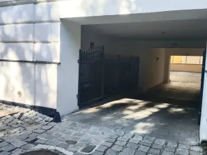 Pronájem garážového stání, Olomouc, Vídeňská, 15 m2