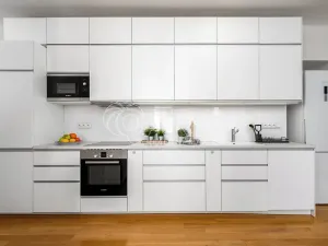 Prodej bytu 3+kk, Praha - Vinohrady, Laubova, 76 m2