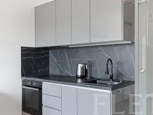 Pronájem bytu 1+kk, Praha - Libeň, Českomoravská, 33 m2