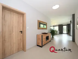 Pronájem rodinného domu, Šestajovice, Konopišťská, 250 m2