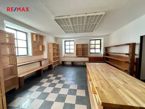 Pronájem obchodního prostoru, Mohelnice, Kostelní nám., 80 m2