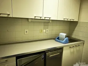 Pronájem kanceláře, Praha - Žižkov, U zásobní zahrady, 347 m2