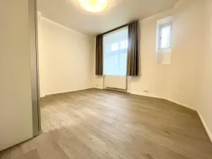 Pronájem bytu 3+1, Praha - Vinohrady, Vinohradská, 85 m2