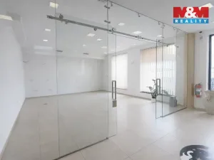 Pronájem obchodního prostoru, Benešov, Masarykovo náměstí, 38 m2