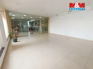 Pronájem obchodního prostoru, Benešov, Masarykovo náměstí, 38 m2