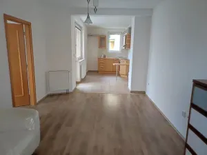 Pronájem bytu 2+kk, Praha - Uhříněves, Nové náměstí, 47 m2