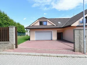 Prodej rodinného domu, Horoměřice, 350 m2