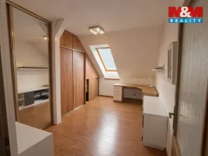 Pronájem bytu 4+1, Jinočany, Náměstí 5. května, 127 m2