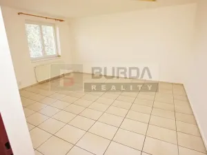 Pronájem kanceláře, Neratovice, 514 m2