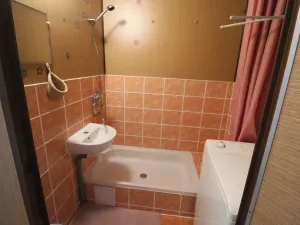 Pronájem bytu 2+1, Karlovy Vary, Krymská, 54 m2