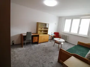 Pronájem bytu 2+1, Karlovy Vary, Krymská, 54 m2