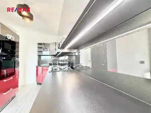 Prodej bytu 3+1, Kladno, Vašíčkova, 77 m2