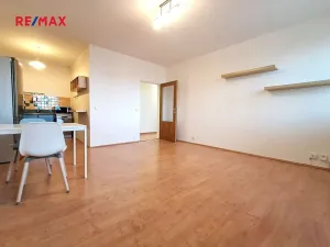 Pronájem bytu 2+kk, Praha - Hlubočepy, Voskovcova, 55 m2
