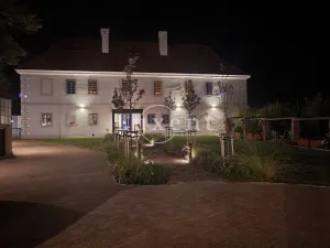 Prodej ubytování, Hluboká nad Vltavou, 1114 m2