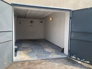 Pronájem garáže, Chomutov, Bezručova, 22 m2