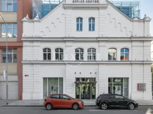 Pronájem kanceláře, Praha, Křižíkova, 870 m2