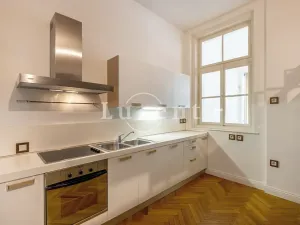 Pronájem bytu 3+1, Praha - Josefov, Pařížská, 138 m2