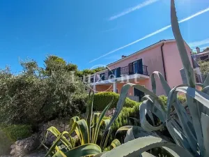 Prodej vícegeneračního domu, Rogoznica, Chorvatsko, 350 m2