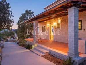 Prodej vily, Bol, Chorvatsko, 83 m2