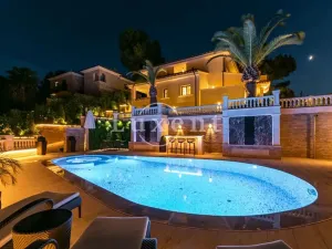 Prodej vily, Peguera, Španělsko, 520 m2