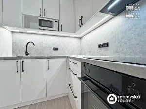 Pronájem bytu 2+kk, Neslovice, Školní, 38 m2